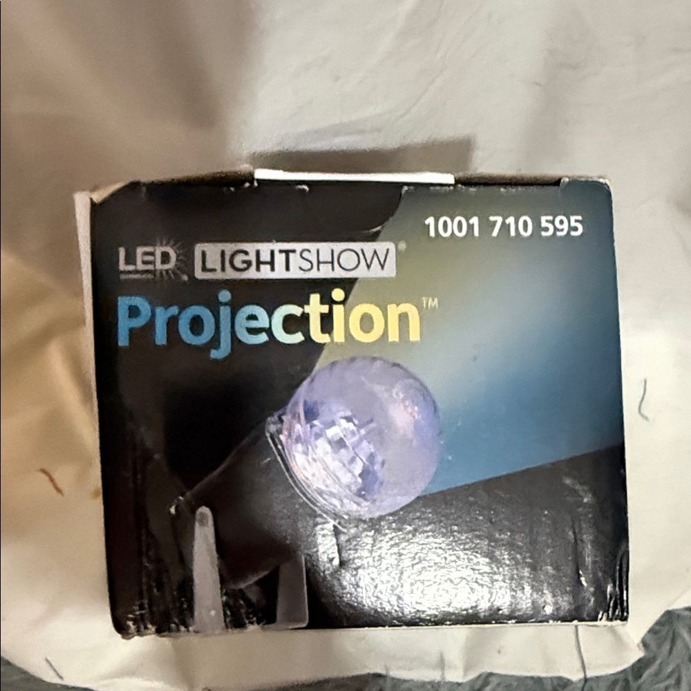 Gemmy LED LightShow NIB Box has storage wear but projector has never been used. - Picture 2 of 3